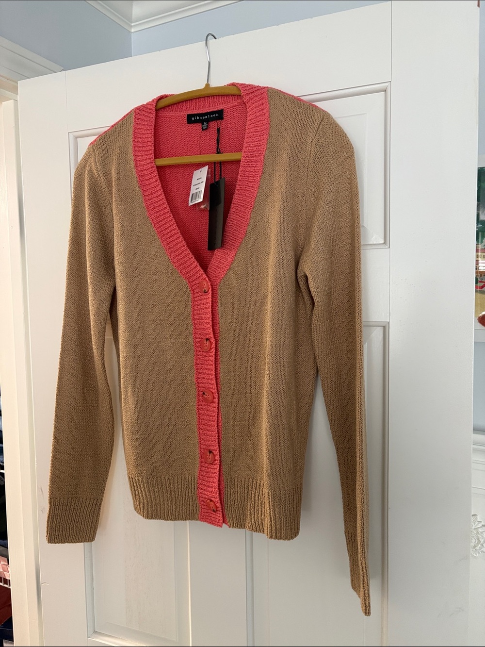 NWT Gibsonlook Women's Tan Cardigan with Coral Trim - Size M